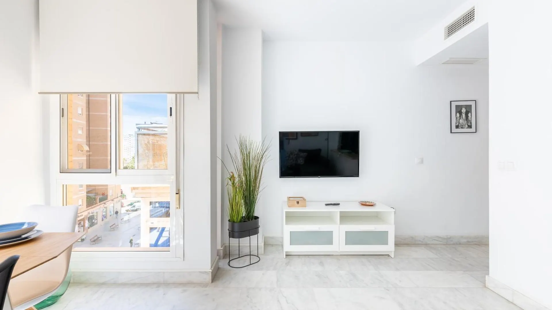 Wintowinrentals Quiet Apartment, Good Location, Free Parking Malaga Apartment